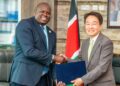 Konza CEO John P Okwiri and KEA CEO & President, Chungwon Park during the signing of the MOU