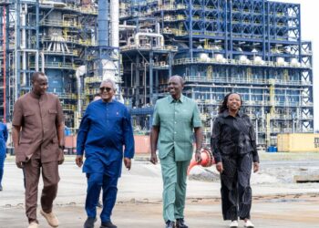 Ruto Tours Dangote Refinery Ahead of Lamu Project Groundbreaking